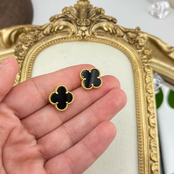 Lucky Alhambra Clover Earrings with Logo – Sterling Silver - Picture 1 of 9